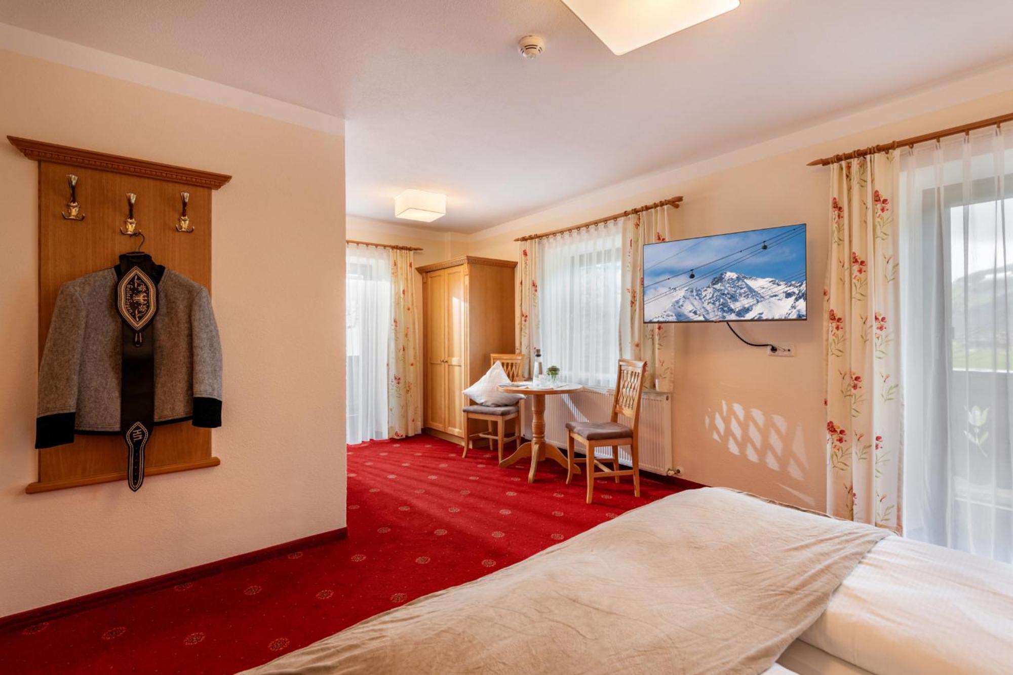 Hotel Garni Birkenhof Mayrhofen Exterior foto