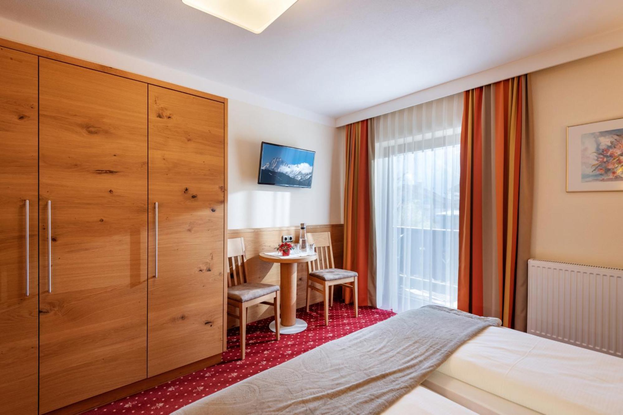 Hotel Garni Birkenhof Mayrhofen Exterior foto